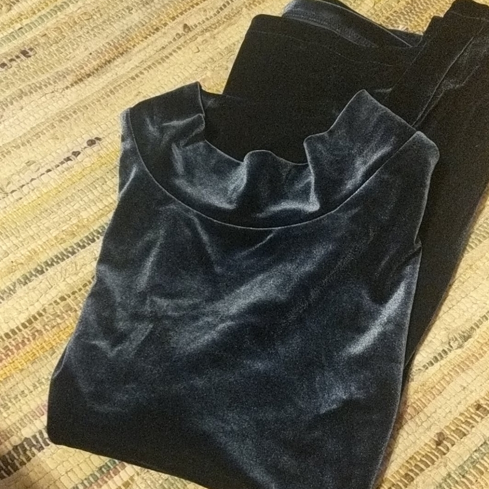 Velvet sleeveless top